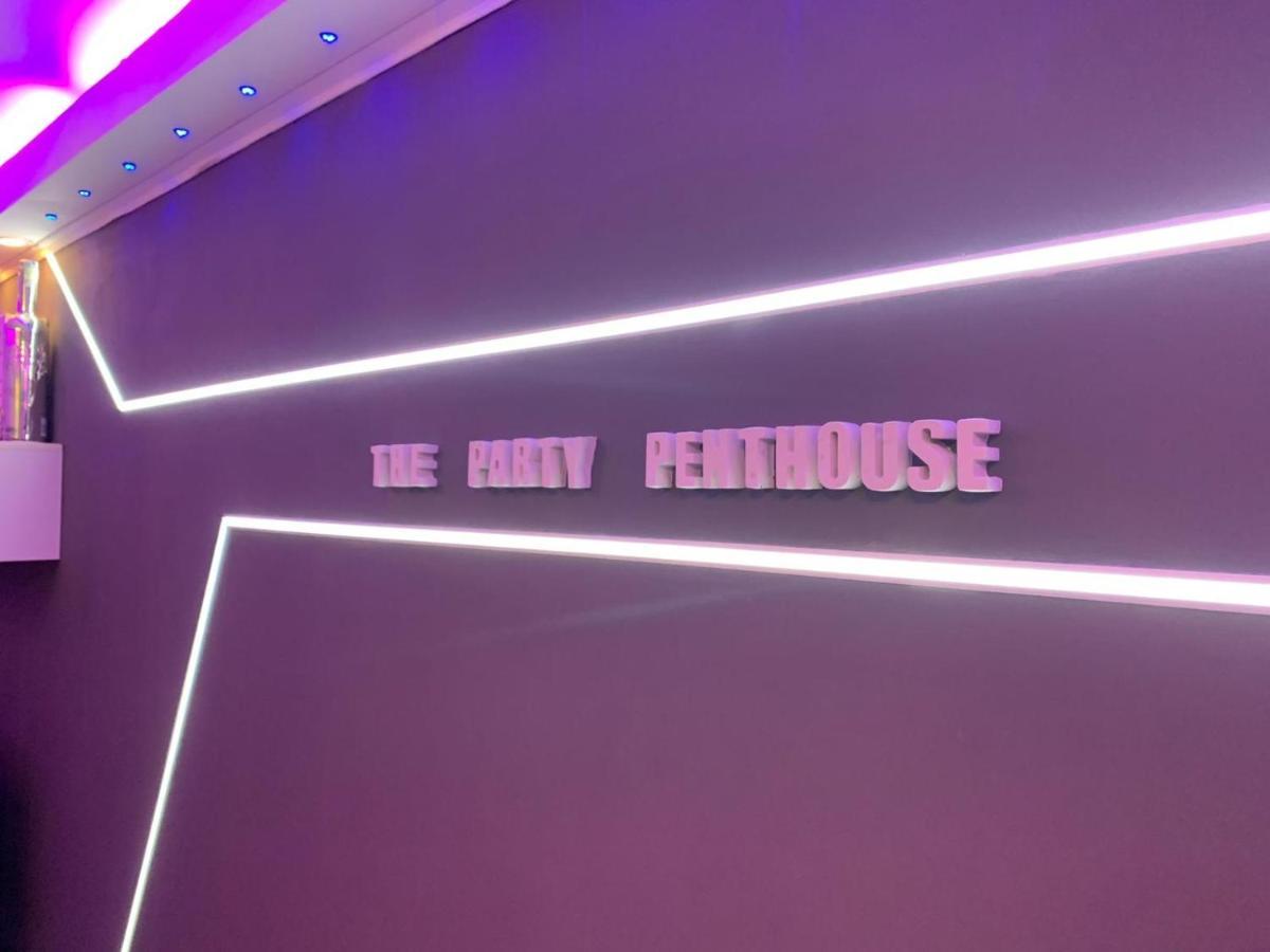 Penthouse Complex *